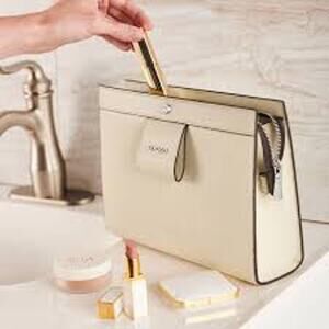 Livana - PerfectTemp™ Traveler Makeup Case - Insulated Cosmetic Bag (Ivory)
